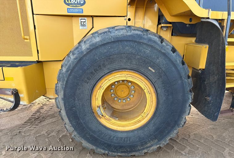 image for item DO1262 2019 John Deere 744K wheel loader