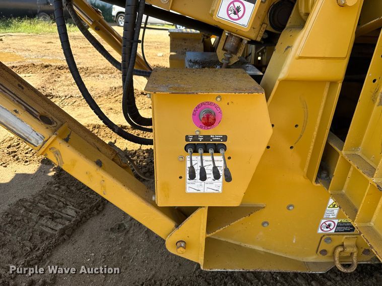 image for item DO1264 Screen Machine Industries Spyder 514TS screening plant