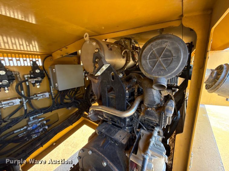 image for item DO1264 Screen Machine Industries Spyder 514TS screening plant