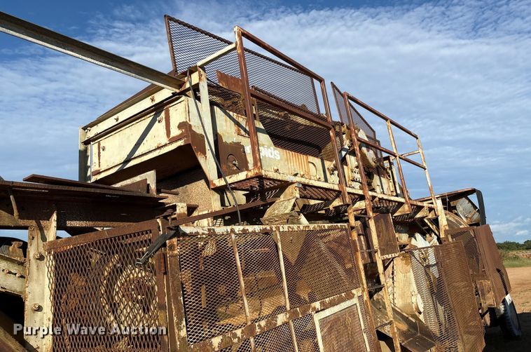 image for item DO1265 Cedarapids crushing plant