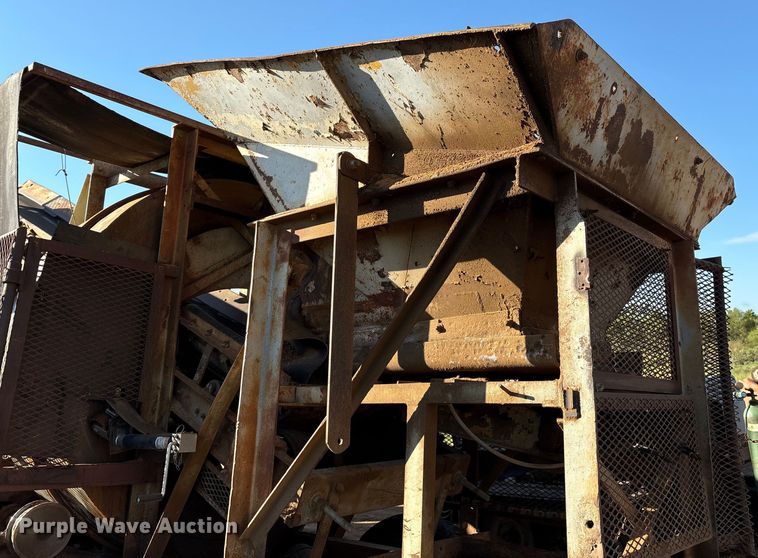 image for item DO1265 Cedarapids crushing plant