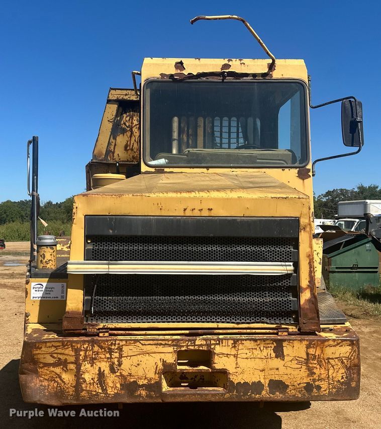 image for item DO1267 1993 Caterpillar D250D articulated haul truck