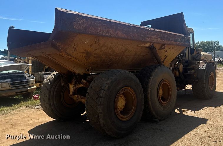 image for item DO1267 1993 Caterpillar D250D articulated haul truck