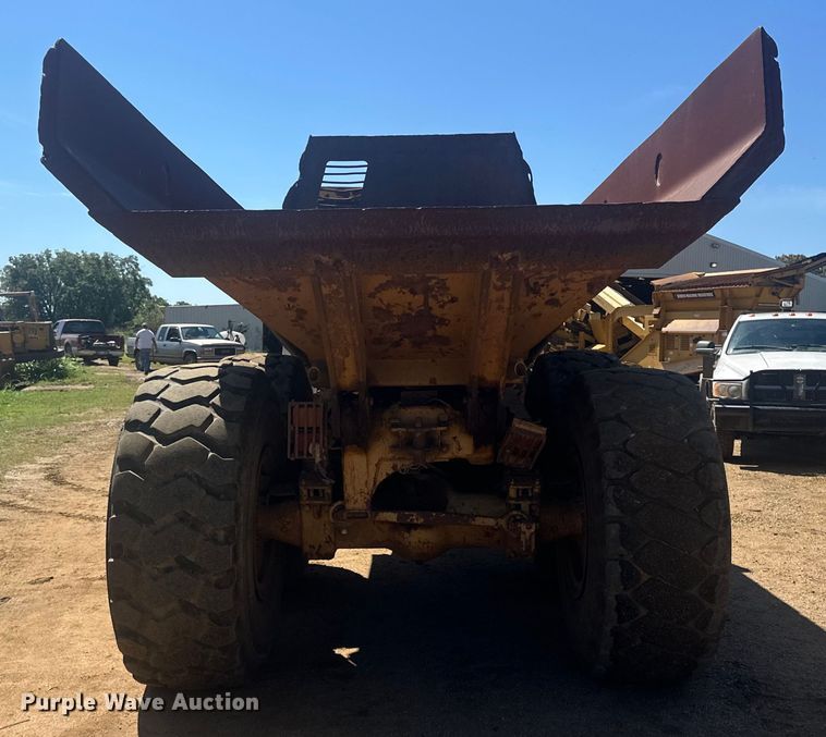 image for item DO1267 1993 Caterpillar D250D articulated haul truck