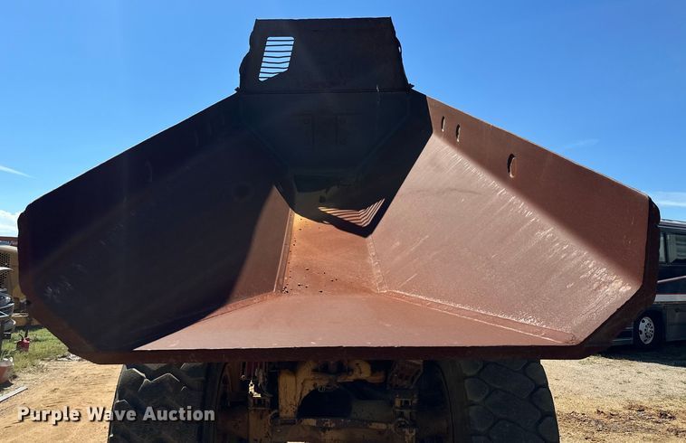 image for item DO1267 1993 Caterpillar D250D articulated haul truck