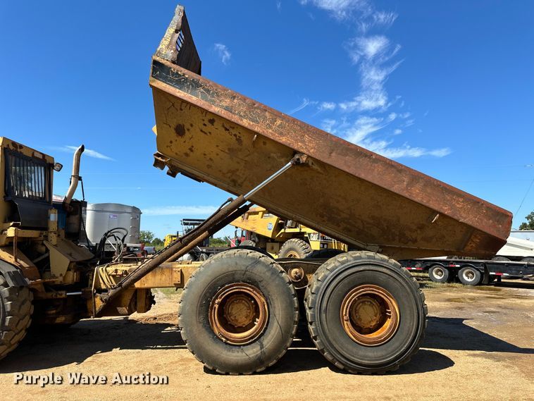 image for item DO1267 1993 Caterpillar D250D articulated haul truck