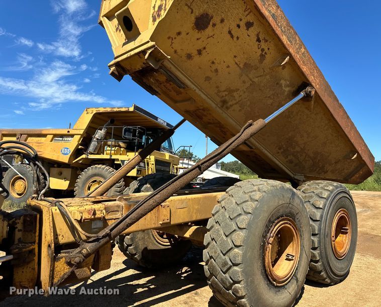image for item DO1267 1993 Caterpillar D250D articulated haul truck