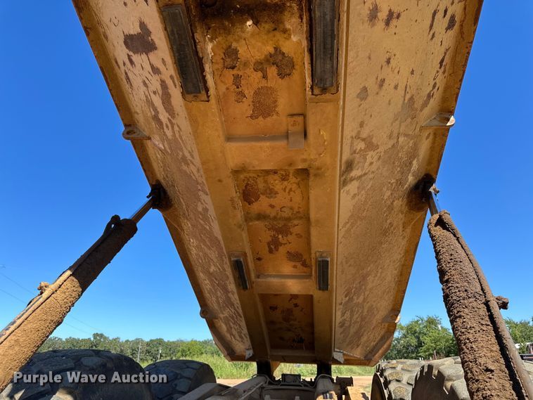 image for item DO1267 1993 Caterpillar D250D articulated haul truck