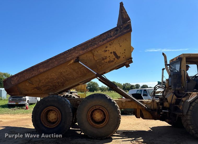 image for item DO1267 1993 Caterpillar D250D articulated haul truck