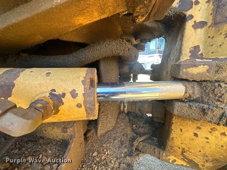 image for item DO1267 1993 Caterpillar D250D articulated haul truck