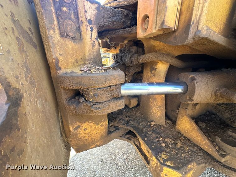 image for item DO1267 1993 Caterpillar D250D articulated haul truck