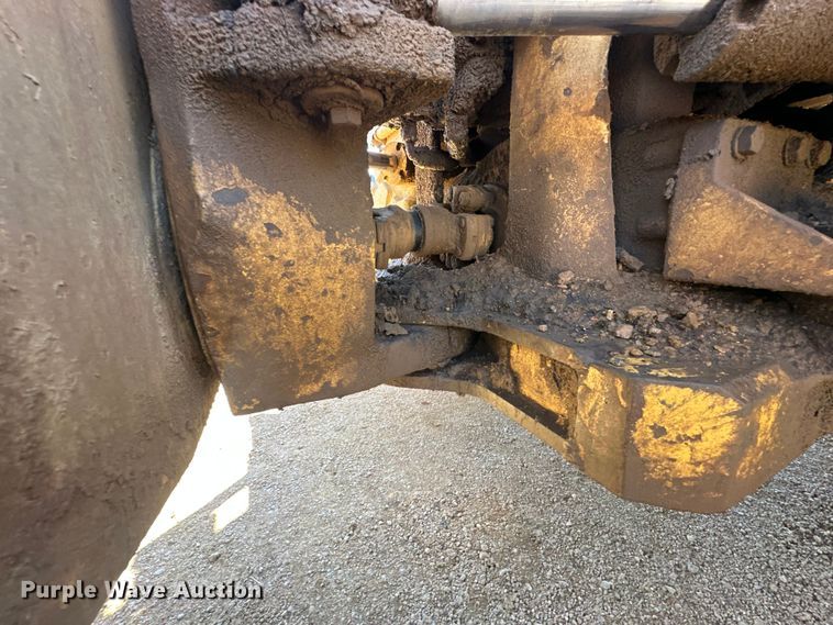 image for item DO1267 1993 Caterpillar D250D articulated haul truck