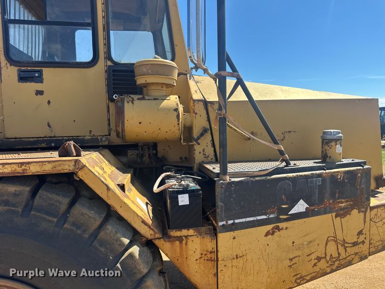 image for item DO1267 1993 Caterpillar D250D articulated haul truck