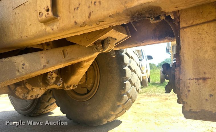 image for item DO1267 1993 Caterpillar D250D articulated haul truck