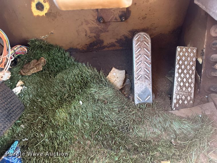 image for item DO1267 1993 Caterpillar D250D articulated haul truck