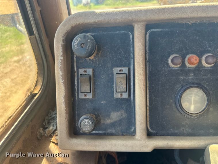 image for item DO1267 1993 Caterpillar D250D articulated haul truck