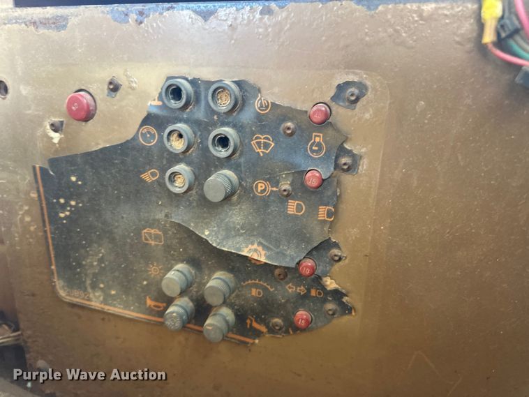 image for item DO1267 1993 Caterpillar D250D articulated haul truck