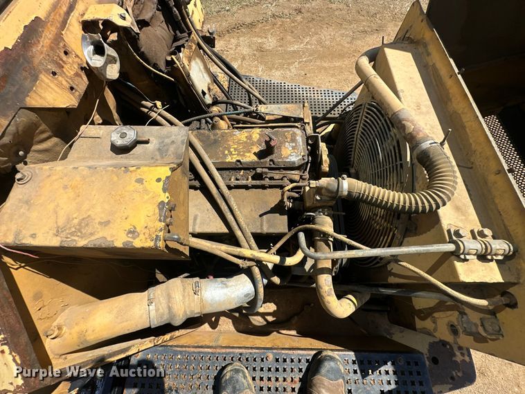 image for item DO1267 1993 Caterpillar D250D articulated haul truck