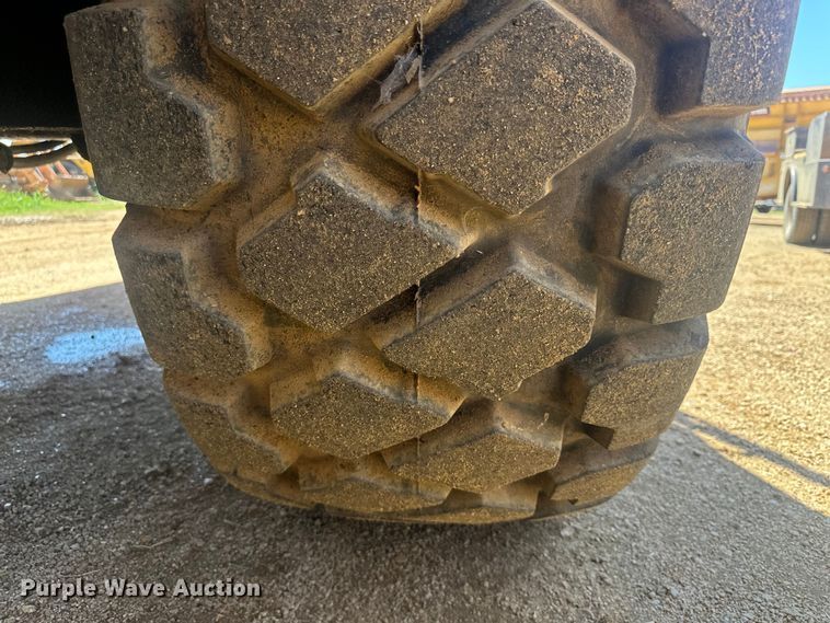 image for item DO1267 1993 Caterpillar D250D articulated haul truck