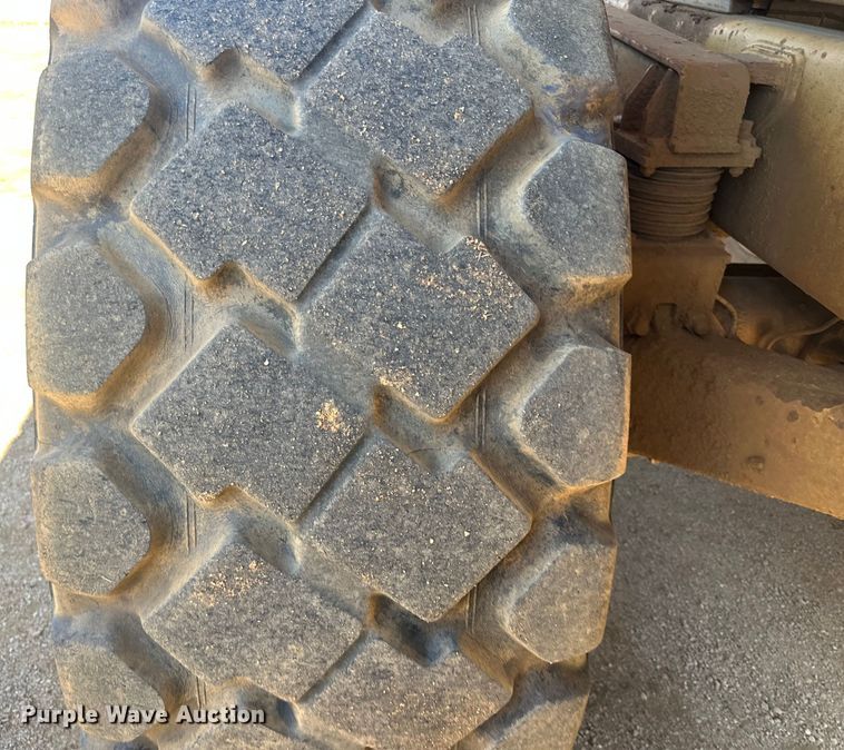 image for item DO1267 1993 Caterpillar D250D articulated haul truck