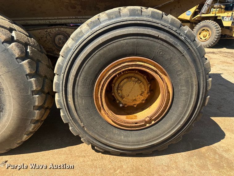 image for item DO1267 1993 Caterpillar D250D articulated haul truck