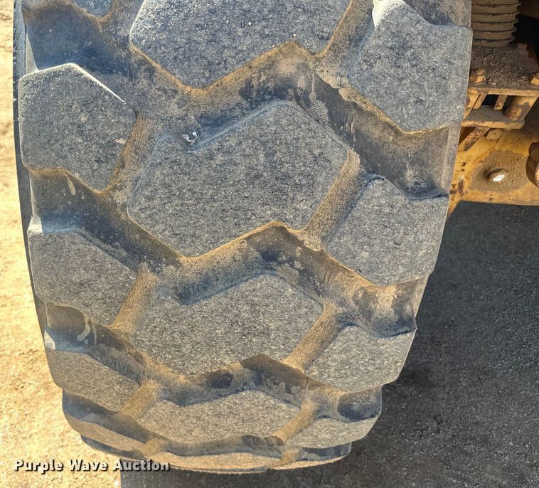 image for item DO1267 1993 Caterpillar D250D articulated haul truck