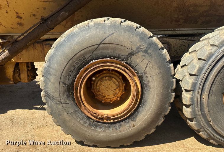 image for item DO1267 1993 Caterpillar D250D articulated haul truck