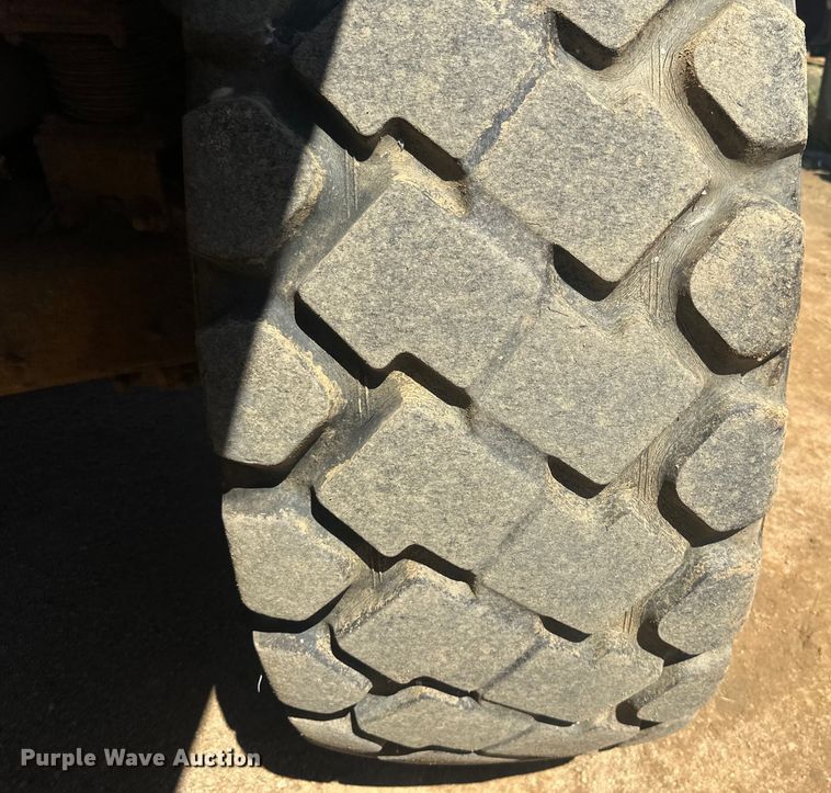 image for item DO1267 1993 Caterpillar D250D articulated haul truck