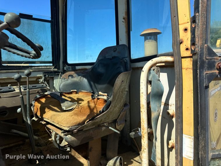 image for item DO1270 1986 Dresser 520B wheel loader