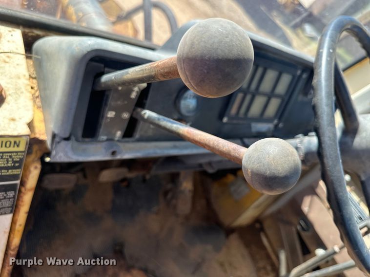 image for item DO1270 1986 Dresser 520B wheel loader