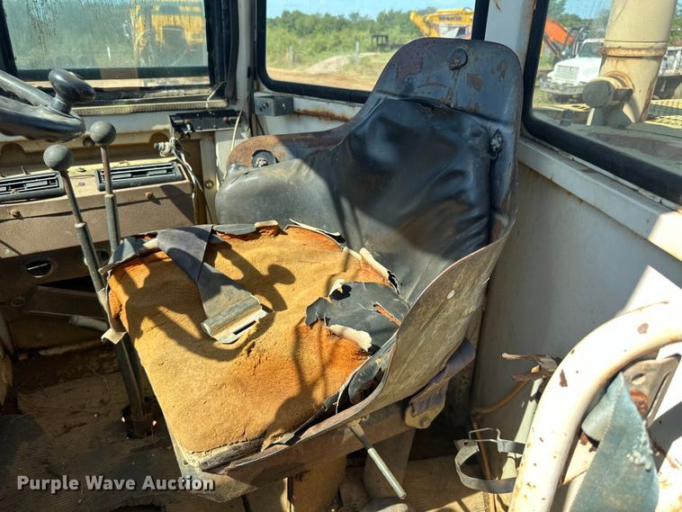 image for item DO1270 1986 Dresser 520B wheel loader