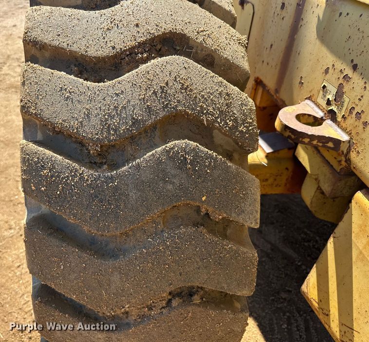 image for item DO1270 1986 Dresser 520B wheel loader