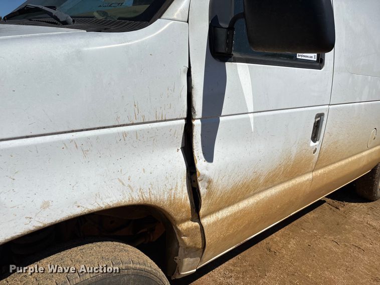 image for item DO1271 2000 Ford E250 van