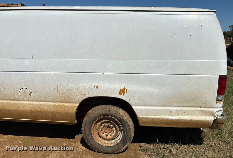 image for item DO1271 2000 Ford E250 van
