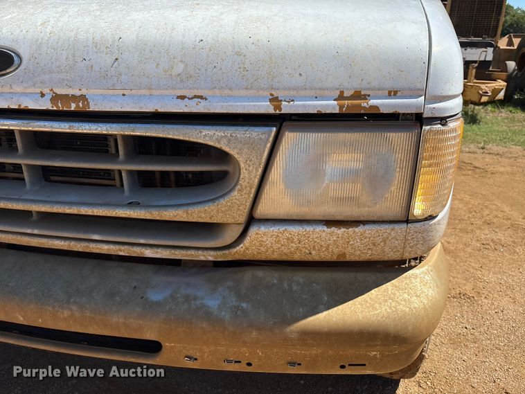 image for item DO1271 2000 Ford E250 van