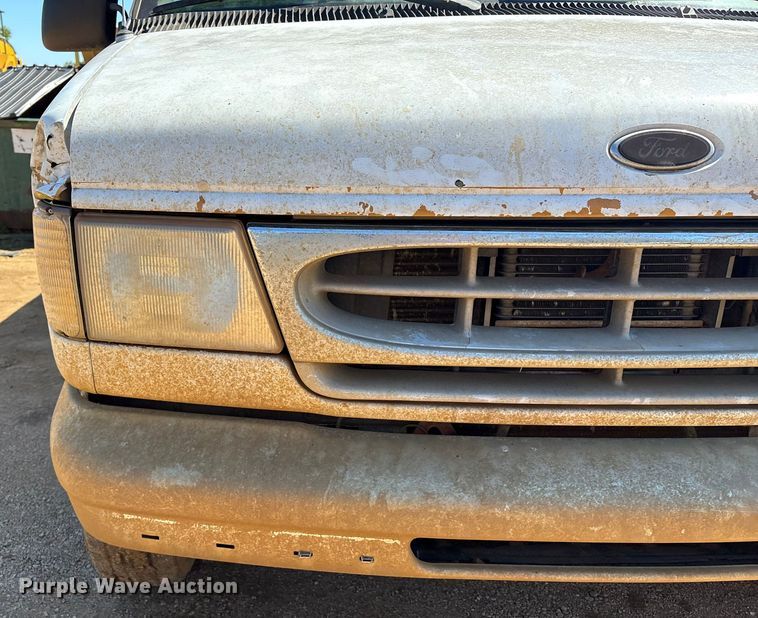 image for item DO1271 2000 Ford E250 van