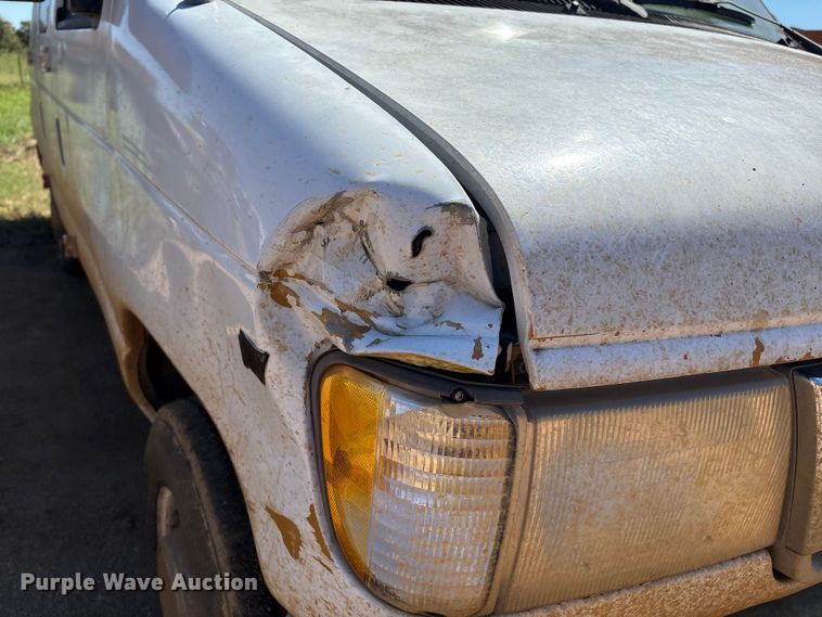 image for item DO1271 2000 Ford E250 van