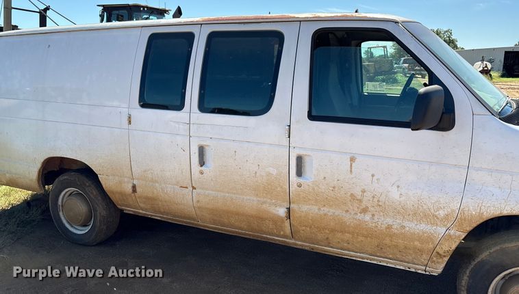 image for item DO1271 2000 Ford E250 van