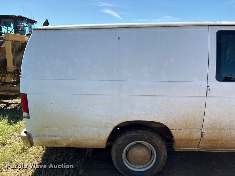 image for item DO1271 2000 Ford E250 van