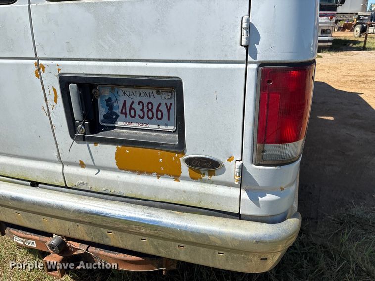 image for item DO1271 2000 Ford E250 van