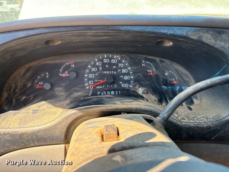 image for item DO1271 2000 Ford E250 van