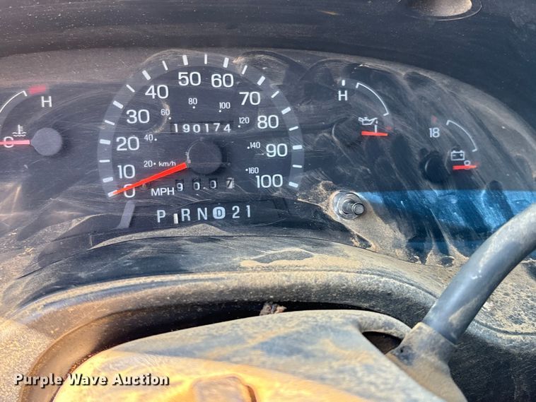 image for item DO1271 2000 Ford E250 van