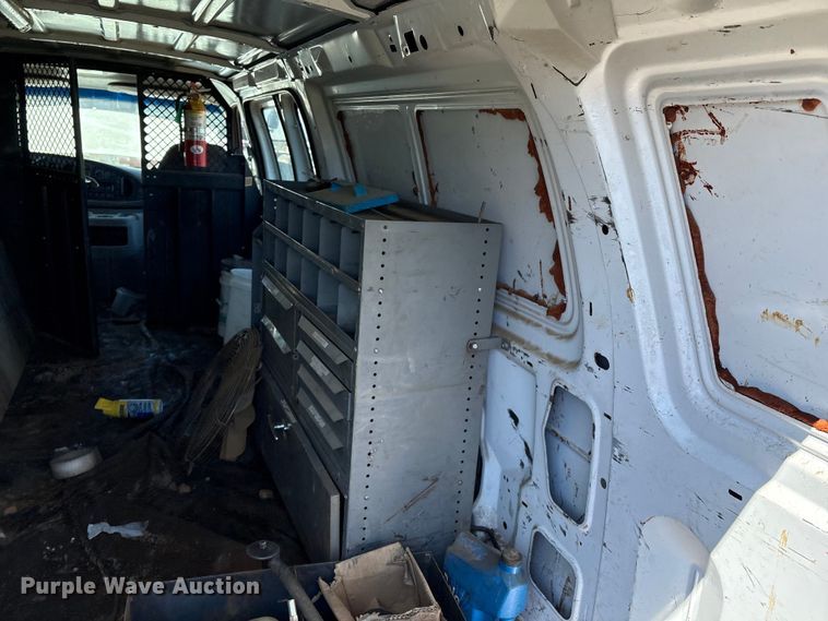 image for item DO1271 2000 Ford E250 van