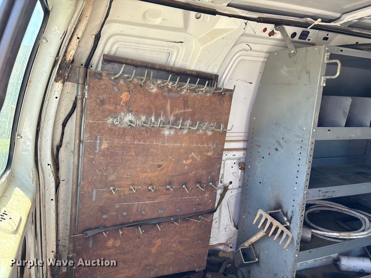 image for item DO1271 2000 Ford E250 van