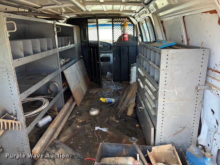 image for item DO1271 2000 Ford E250 van