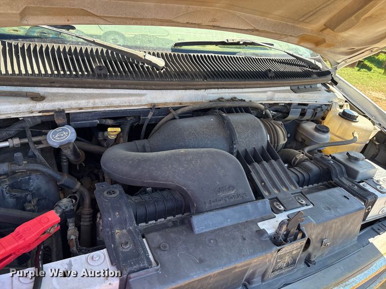 image for item DO1271 2000 Ford E250 van