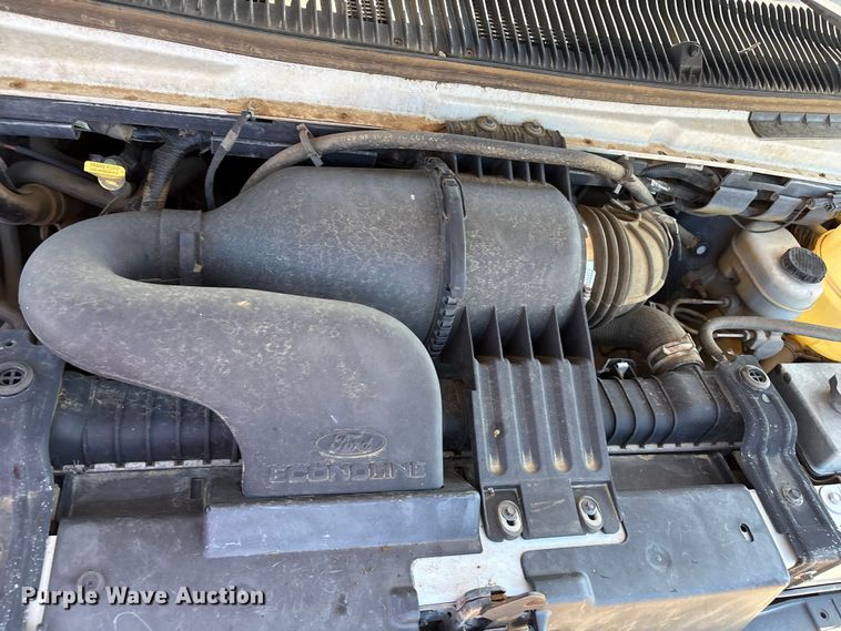 image for item DO1271 2000 Ford E250 van