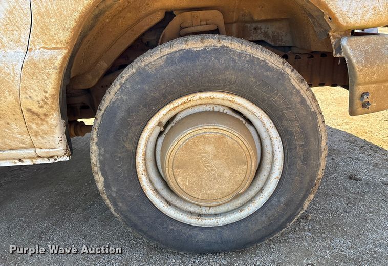 image for item DO1271 2000 Ford E250 van