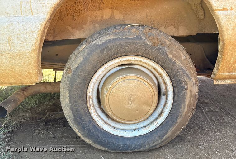 image for item DO1271 2000 Ford E250 van