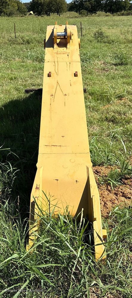 image for item DO1272 Caterpillar 320 boom
